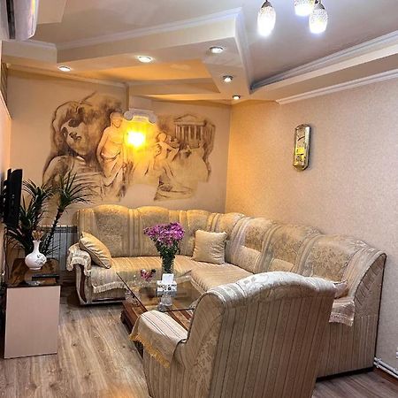 Apartment In The Centre Of Yerevan For Rent المظهر الخارجي الصورة
